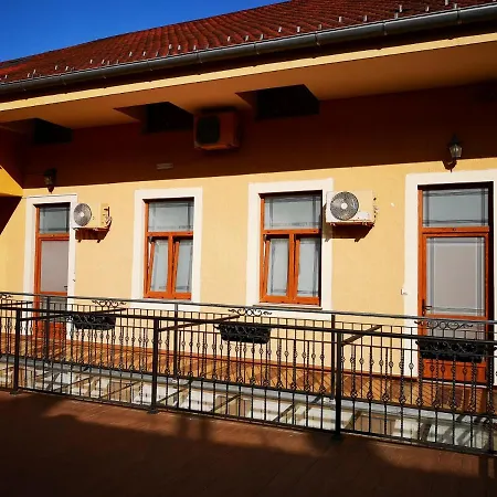 Filinhome Dunavska 1 * Novi Sad